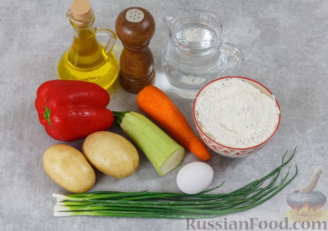 Фото приготовления рецепта: Блинчики с картофелем, перцем, кабачками и морковью - шаг №1