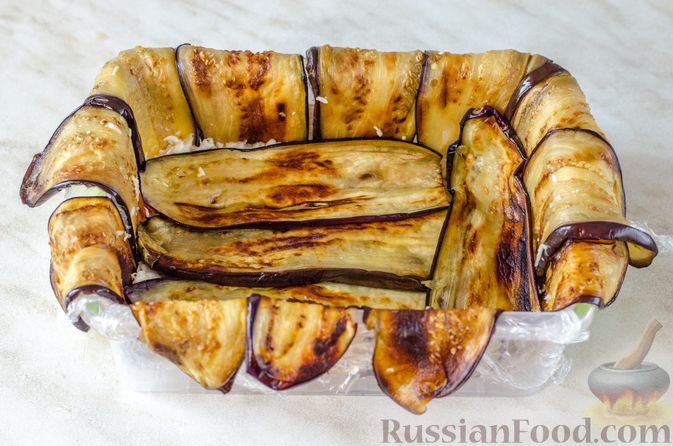 Фото приготовления рецепта: Террин из баклажанов, сладкого перца и брынзы - шаг №16
