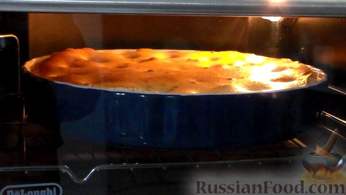 Фото приготовления рецепта: Пирог-перевёртыш со сливами (Тарт Татен) - шаг №10
