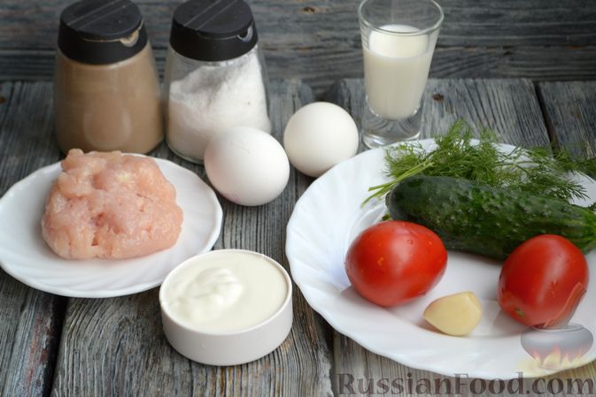Фото приготовления рецепта: Омлет с куриным фаршем и начинкой из овощей - шаг №1