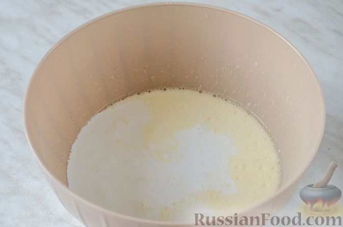 Фото приготовления рецепта: Пирог из теста фило с вишней в яично-сливочной заливке - шаг №9