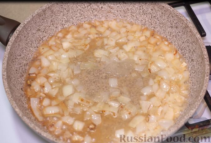 Фото приготовления рецепта: Запеканка из картофельного пюре, с куриной печенью - шаг №9