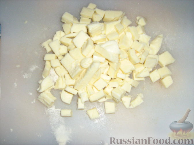 Фото приготовления рецепта: Яблочный пирог с арахисом и карамелью - шаг №3