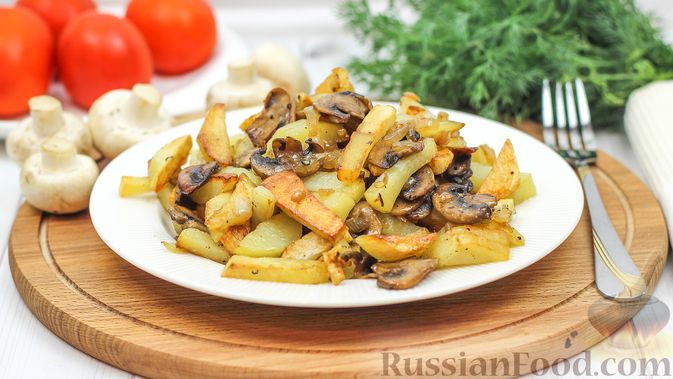Жареная картошка с грибами и луком — рецепт с фото пошагово