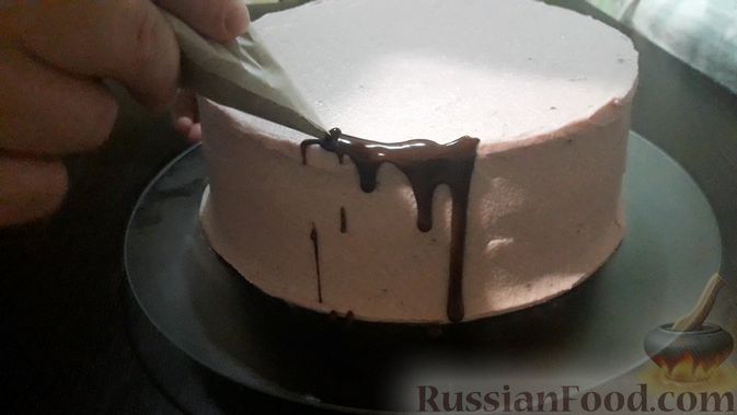 Фото приготовления рецепта: Пирог на молоке, с хурмой и штрейзелем - шаг №1