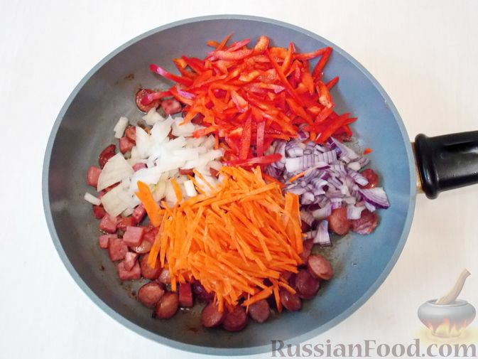 Фото приготовления рецепта: Скумбрия, запечённая с морковью и луком (в рукаве) - шаг №11