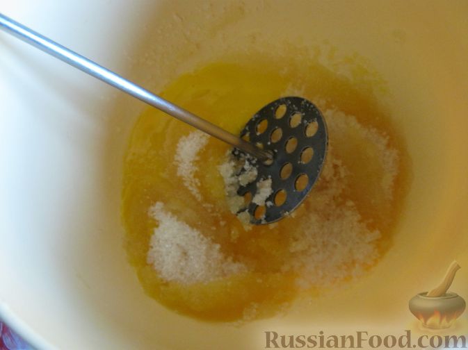 Фото приготовления рецепта: Апельсиновый кекс с бананом - шаг №2