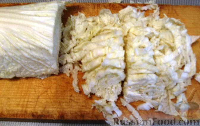 Фото приготовления рецепта: Дрожжевые булочки на кефире, со сливами - шаг №14