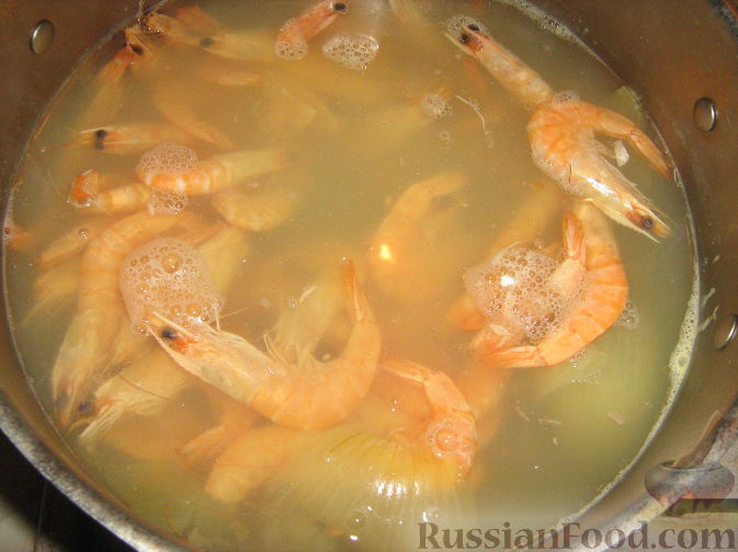 Фото приготовления рецепта: Креветки с красной смородиной - шаг №1