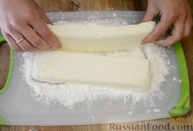 Фото приготовления рецепта: Кукурузный кекс на молоке, с финиками и апельсиновой цедрой (без сахара) - шаг №2