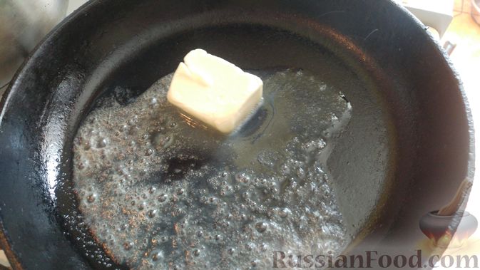 Фото приготовления рецепта: Индейка, запечённая в клюквенном соусе с фруктовым соком - шаг №10