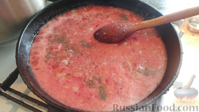 Фото приготовления рецепта: Индейка, запечённая в клюквенном соусе с фруктовым соком - шаг №12