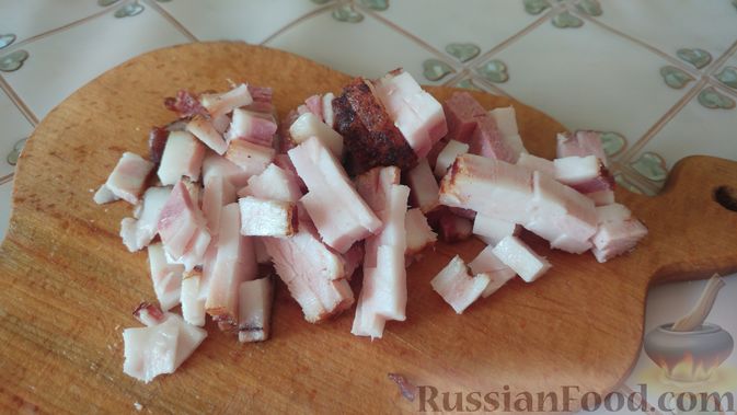 Фото приготовления рецепта: Кислые щи с говядиной и беконом (в духовке) - шаг №3