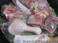 Фото приготовления рецепта: Тушеная утка в сметане - шаг №5