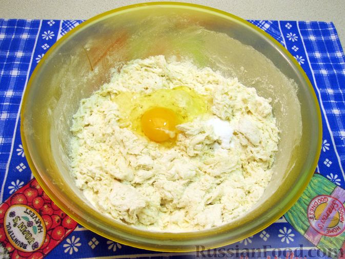 Фото приготовления рецепта: Сдобные булочки с заварным лимонным кремом - шаг №10