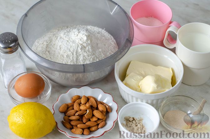 Фото приготовления рецепта: Немецкий масляный пирог (буттеркухен) с миндалём - шаг №1