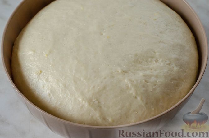 Фото приготовления рецепта: Немецкий масляный пирог (буттеркухен) с миндалём - шаг №16