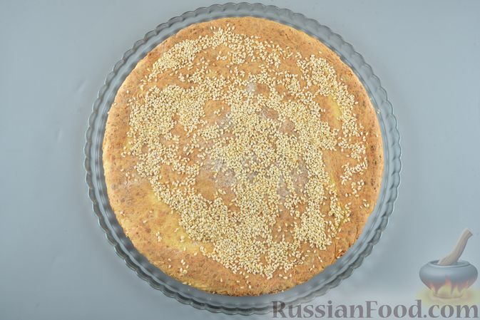 Фото приготовления рецепта: Пирог из творожного песочного теста, с сырной начинкой - шаг №17