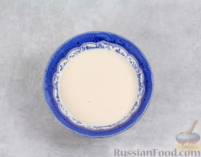 Фото приготовления рецепта: Десерт из топлёного молока с ряженкой и кофе - шаг №4