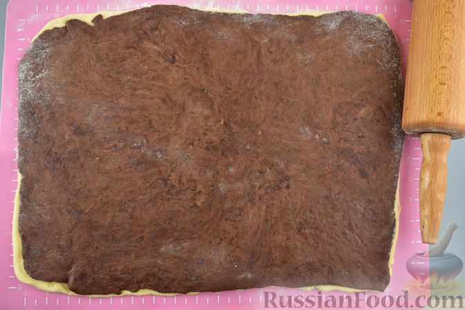 Фото приготовления рецепта: Песочное печенье "Пирамидки" с ореховой начинкой - шаг №21