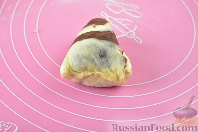 Фото приготовления рецепта: Песочное печенье "Пирамидки" с ореховой начинкой - шаг №30