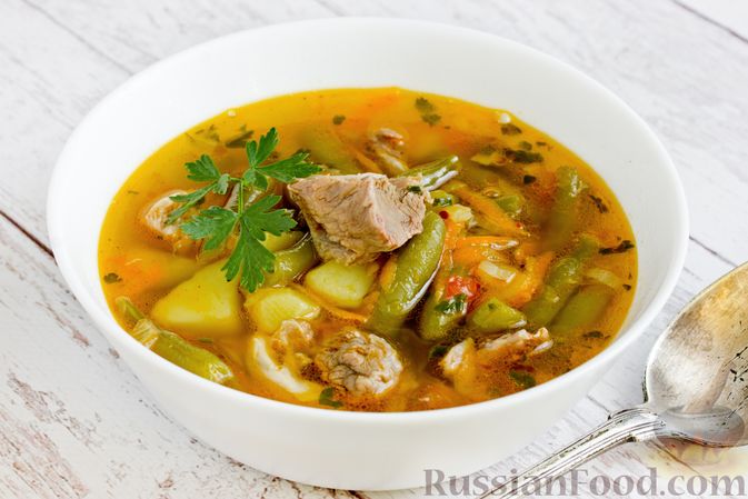 Фото к рецепту: Суп с говядиной и стручковой фасолью