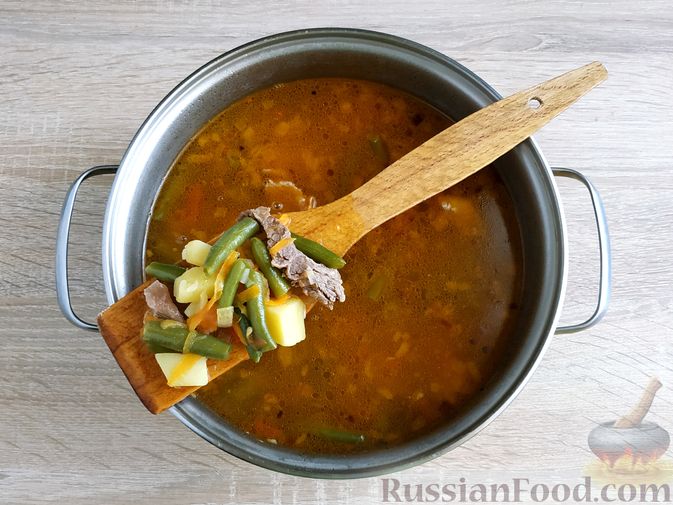 Фото приготовления рецепта: Суп с говядиной и стручковой фасолью - шаг №17