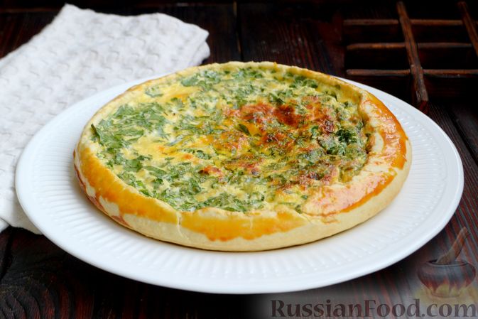 Фото приготовления рецепта: Открытый пирог с сыром и зеленью - шаг №14