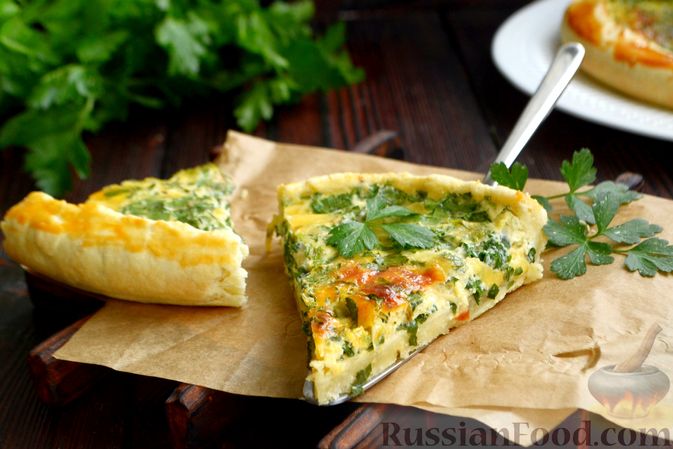 Фото приготовления рецепта: Открытый пирог с сыром и зеленью - шаг №16