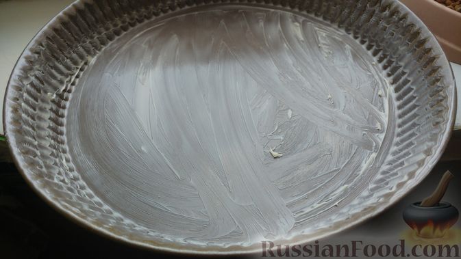 Фото приготовления рецепта: Слоёный дрожжевой пирог с адыгейским сыром - шаг №13