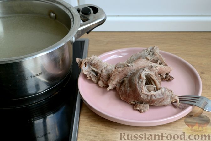 Фото приготовления рецепта: Суп со свининой и пшенной крупой - шаг №3