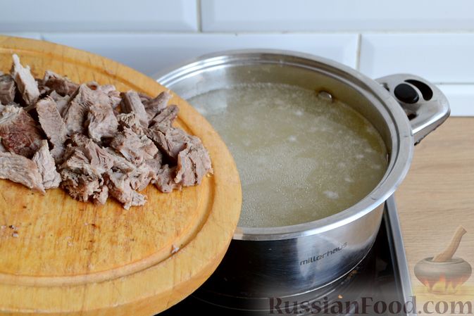 Фото приготовления рецепта: Суп со свининой и пшенной крупой - шаг №6