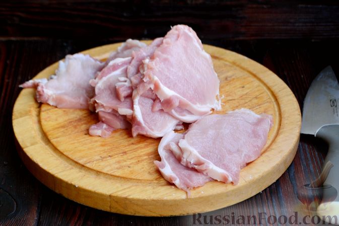 Фото приготовления рецепта: Свиные отбивные в соевом соусе - шаг №2