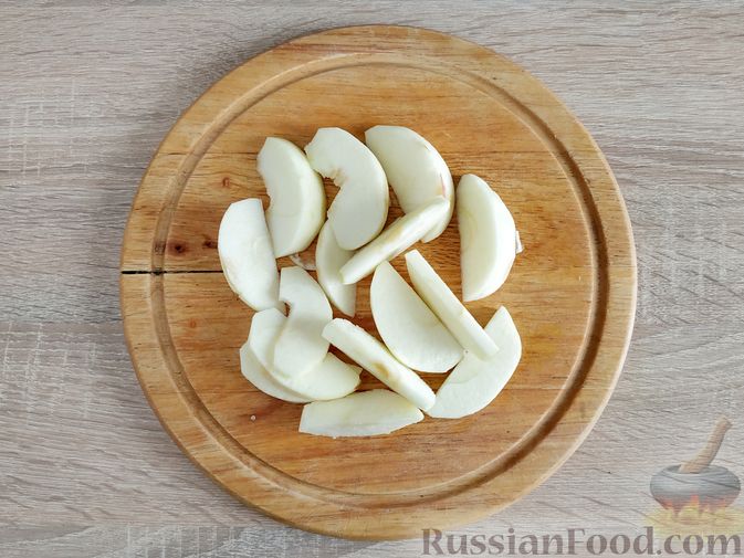 Фото приготовления рецепта: Ленивая гречка с творогом, яблоками и корицей - шаг №4