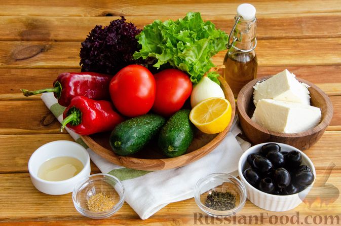 Фото приготовления рецепта: Греческий салат с медовой заправкой - шаг №1