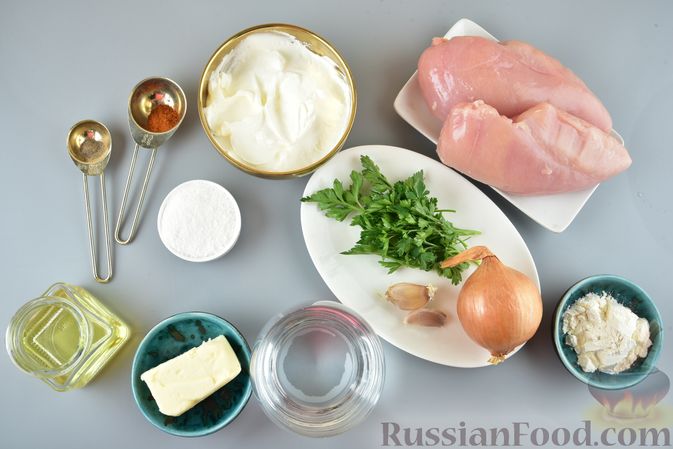 Фото приготовления рецепта: Бефстроганов из куриного филе - шаг №1