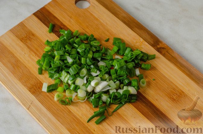 Фото приготовления рецепта: Томатный суп с курицей, фасолью и овощами - шаг №13