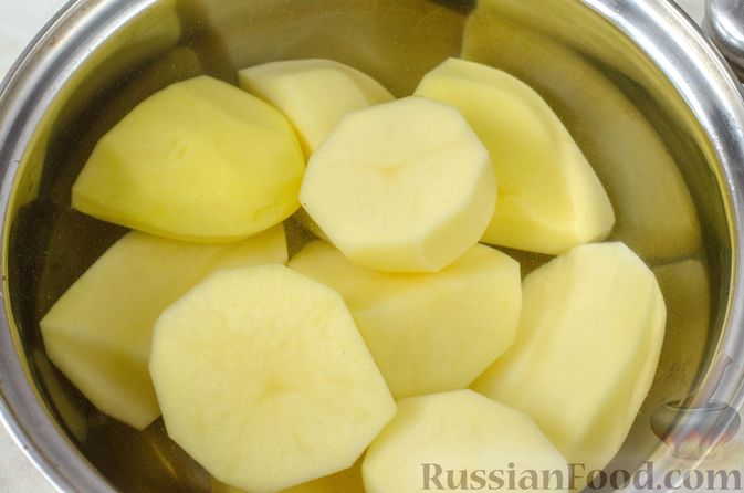 Фото приготовления рецепта: Картофельные ватрушки с творожной начинкой - шаг №3