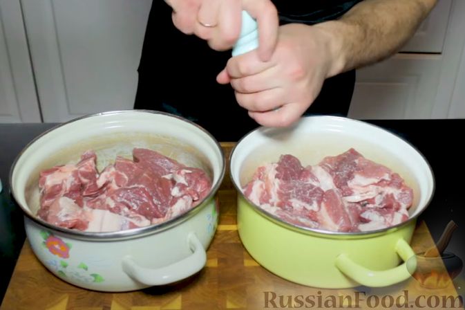 Фото приготовления рецепта: Шашлык из свинины в луковом маринаде - шаг №5