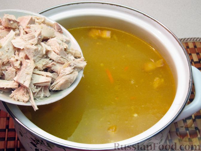 Фото приготовления рецепта: Суп с курицей, лапшой, пшеном и беконом - шаг №13