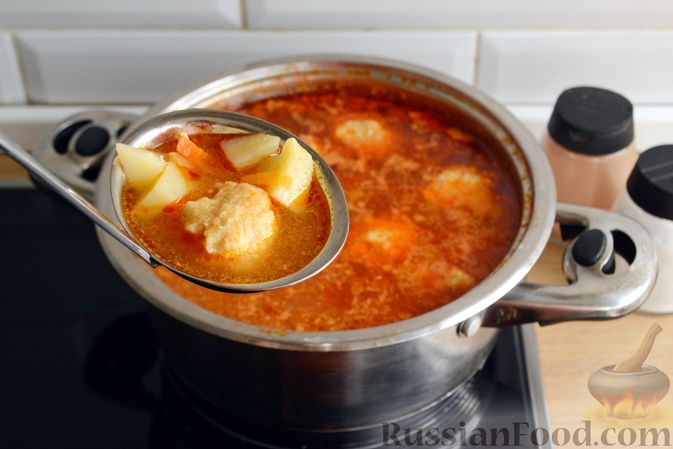 Фото приготовления рецепта: Суп с рыбными фрикадельками - шаг №15