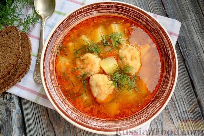 Фото приготовления рецепта: Суп с рыбными фрикадельками - шаг №16