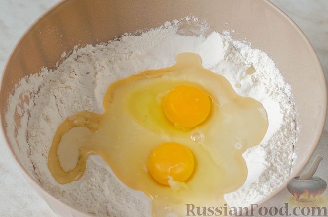 Фото приготовления рецепта: Дукатовые булочки со сливочным заварным кремом - шаг №8