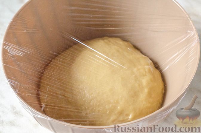 Фото приготовления рецепта: Дукатовые булочки со сливочным заварным кремом - шаг №12