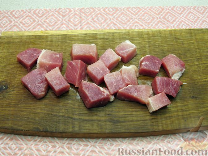 Фото приготовления рецепта: Суп со свининой и брынзой - шаг №2