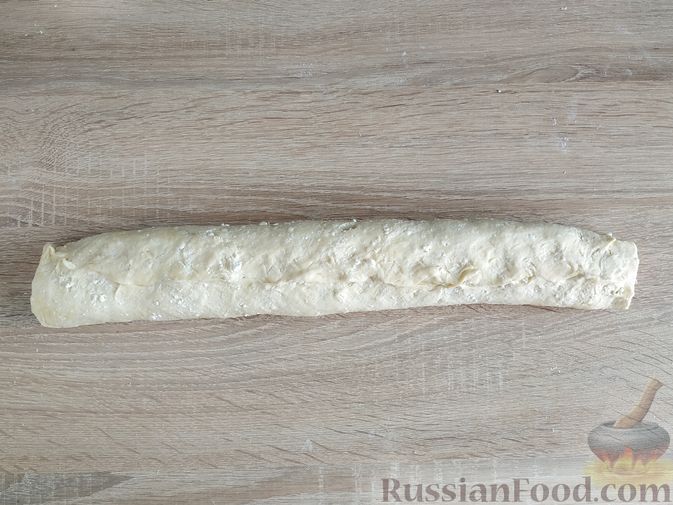 Фото приготовления рецепта: Ленивые пирожки "Улитки" из творожного теста, с мясным фаршем - шаг №12