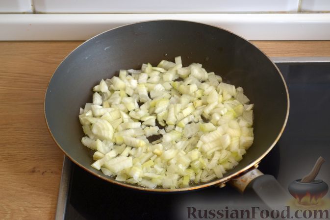 Фото приготовления рецепта: Сырный суп с фрикадельками - шаг №3