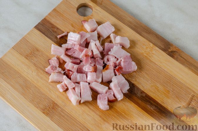 Фото приготовления рецепта: Мясные тефтели с сыром, в томатно-сметанном соусе с оливками - шаг №2