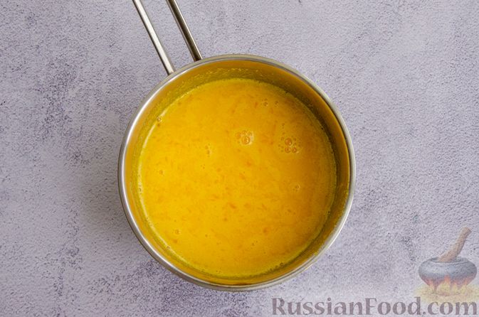 Фото приготовления рецепта: Песочное печенье с апельсиновым курдом - шаг №11