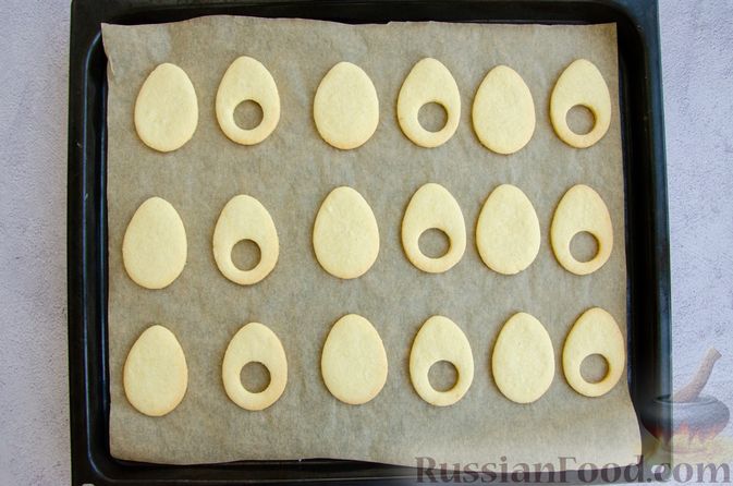 Фото приготовления рецепта: Песочное печенье с апельсиновым курдом - шаг №17